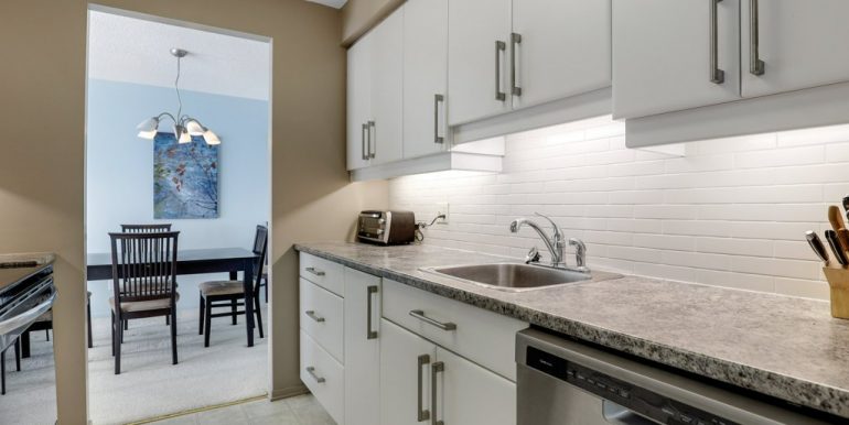 012-470LaurierUnit1904-036_m
