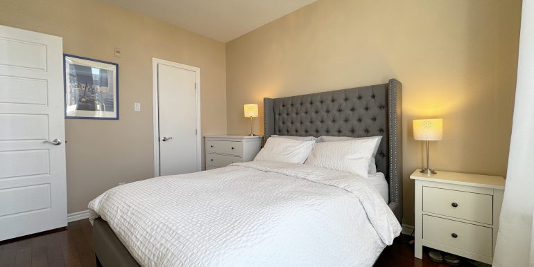12_Bedroom_2