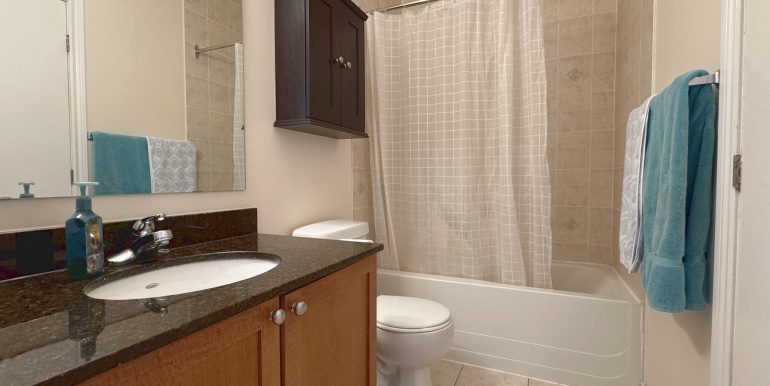 13_Bathroom