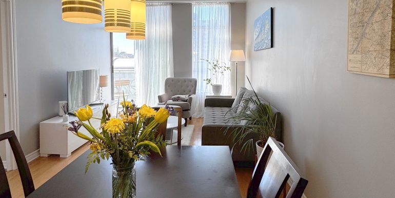 7_Dining table
