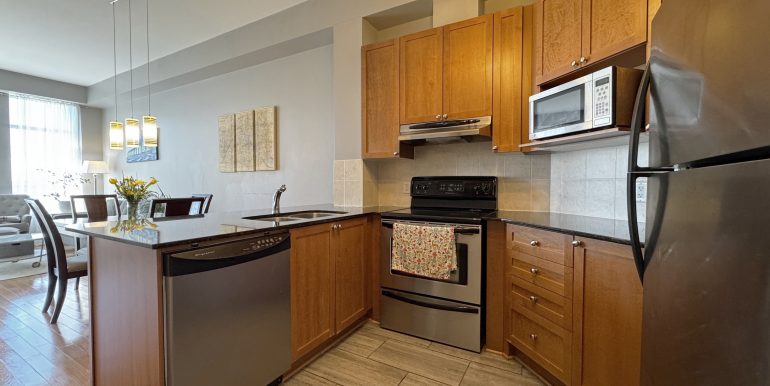 8_Kitchen_1