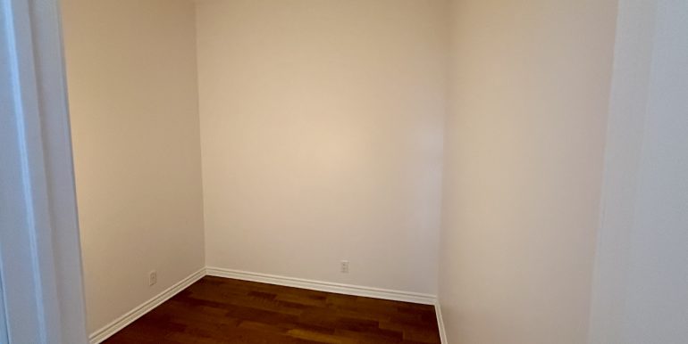 Den2
