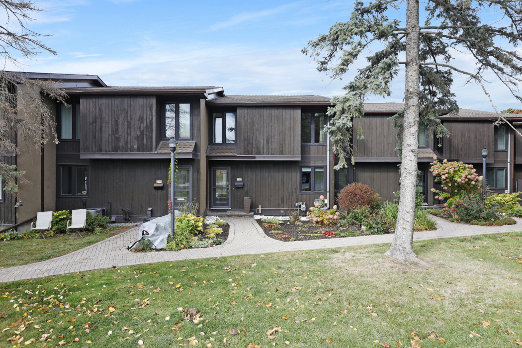 Carlingwood/Westboro – 695 Richmond Road