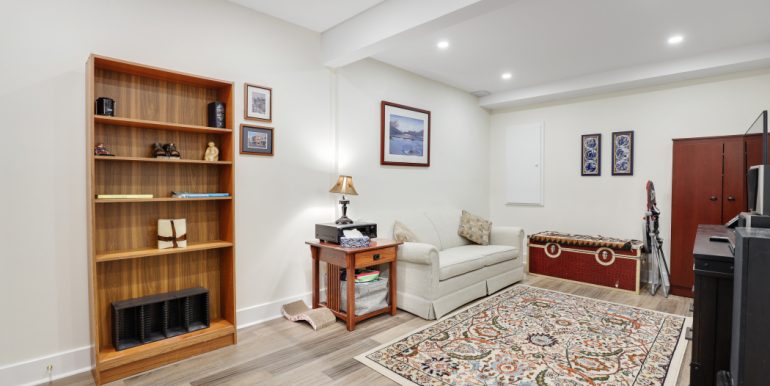 695-Richmond-151_31_1761311918-1100x700