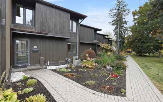 695 Richmond Rd–OH Nov 16, 2-4