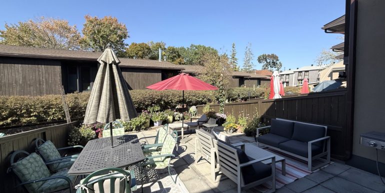 695 Richmond Rd Terrace IMG_1435