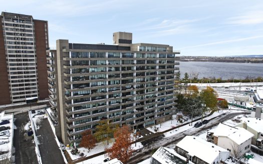 PH3-370 Dominion Avenue