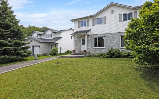 1080 Des Pins Avenue
