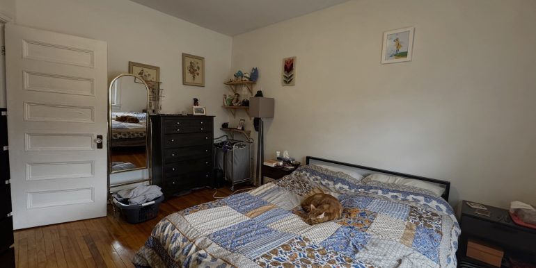 Apt 2 Bedroom1_1