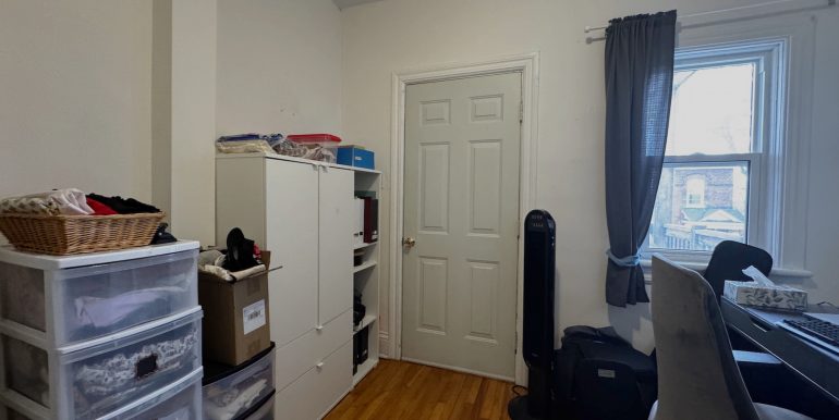 Apt 2 Bedroom2
