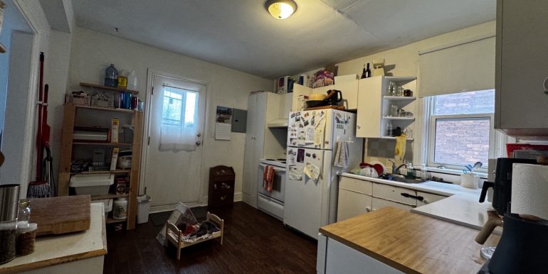 Apt 2 Kitchen2