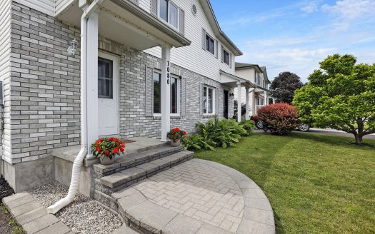 1080 Des Pins Avenue – Sold Summer 2026