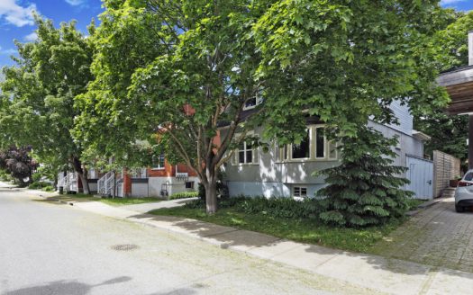 152 Ivy Crescent