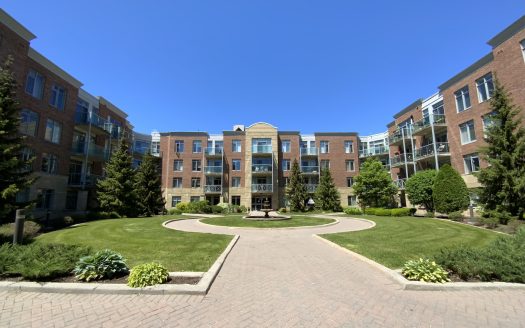 205 Bolton St Unit 422